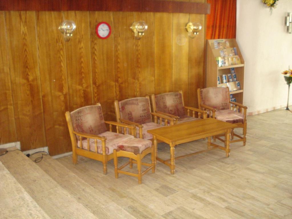 מנגליה Hotel Tosca מראה חיצוני תמונה