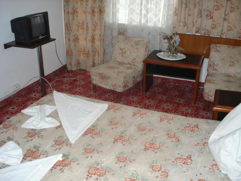 מנגליה Hotel Tosca מראה חיצוני תמונה